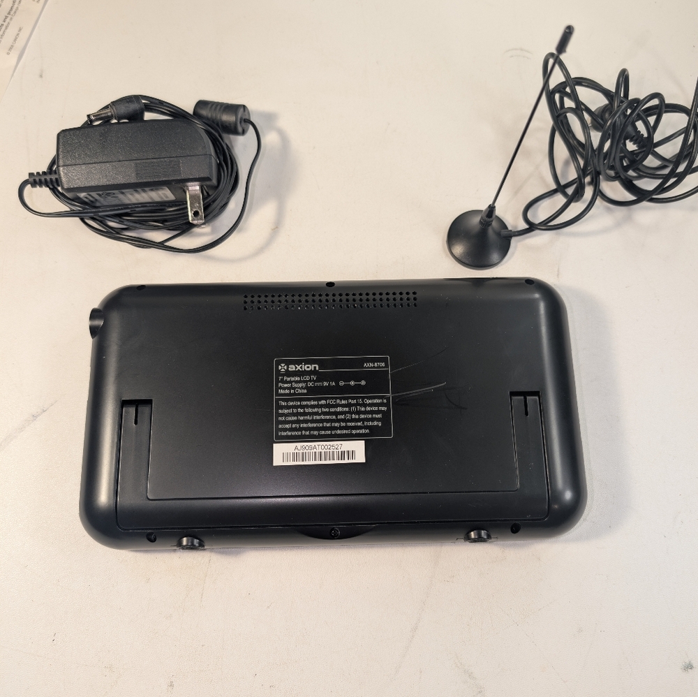 Axion 7" Widescreen Portable LCD Stereo TV Model AXN-8706- TESTED - Picture 2 of 3